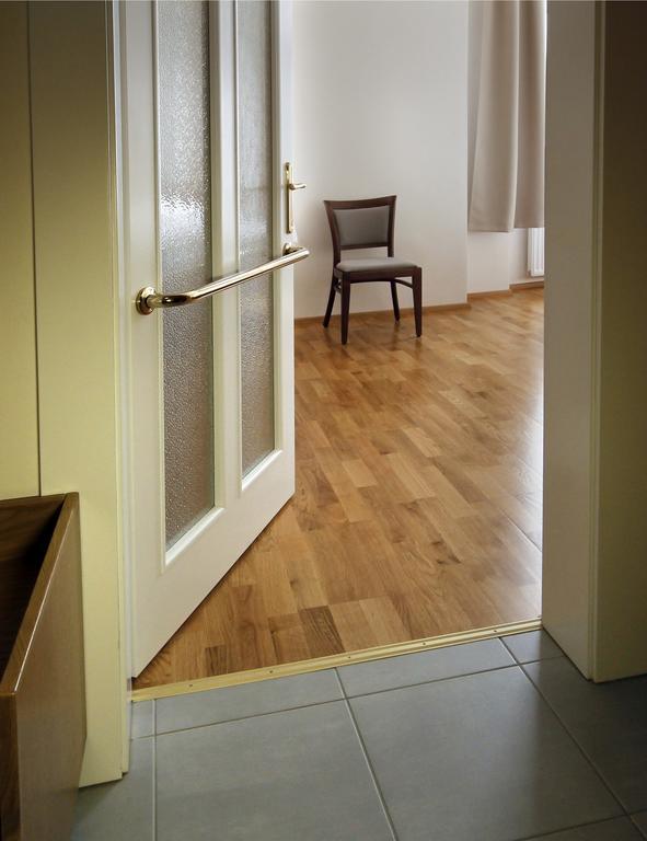 Hotel Pod Zelenym Dubem Bohumin Phòng bức ảnh