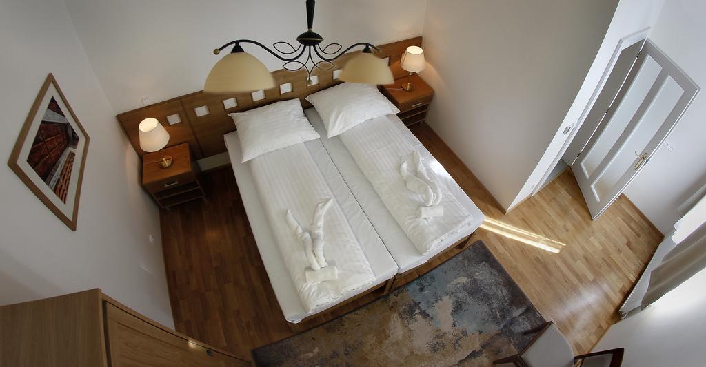 Hotel Pod Zelenym Dubem Bohumin Phòng bức ảnh